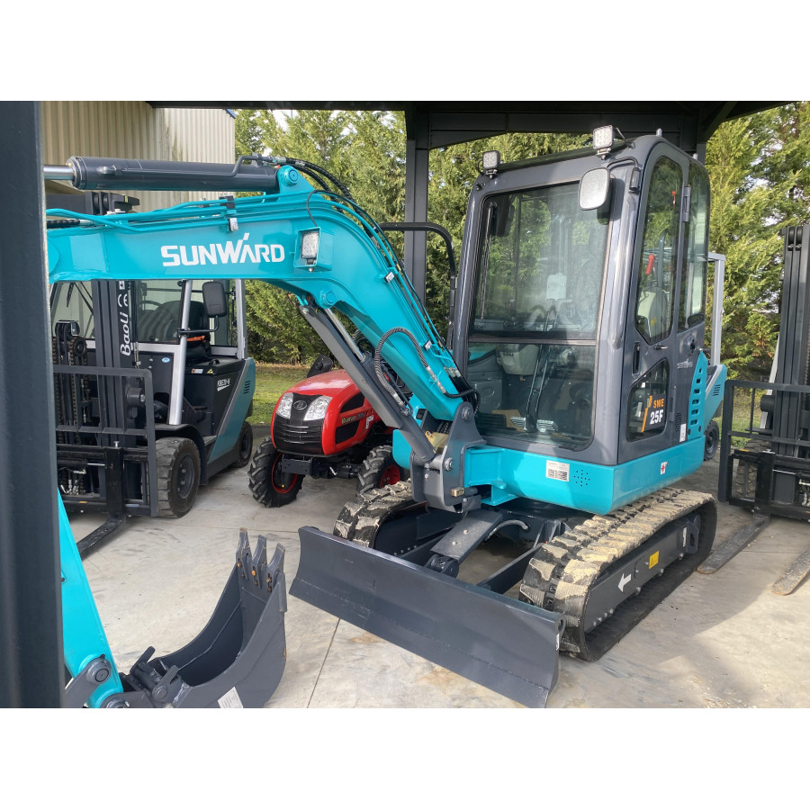 Mini pelle SUNWARD SWE25F