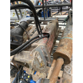 BRH Brise roche Furukawa F3 LN 250Kg
Pelle 2.5 - 4 T
Attache ARDEN QA10/QA11