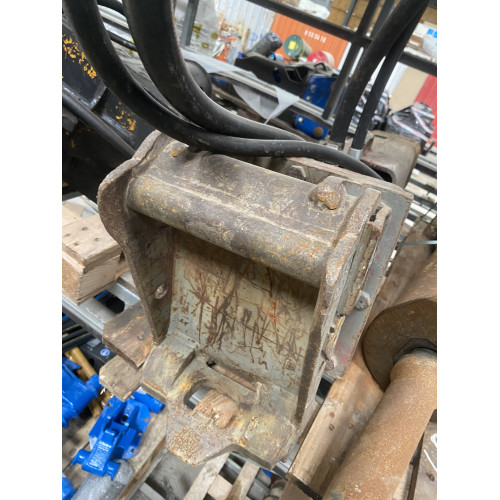 BRH Brise roche Furukawa F3 LN 250Kg
Pelle 2.5 - 4 T