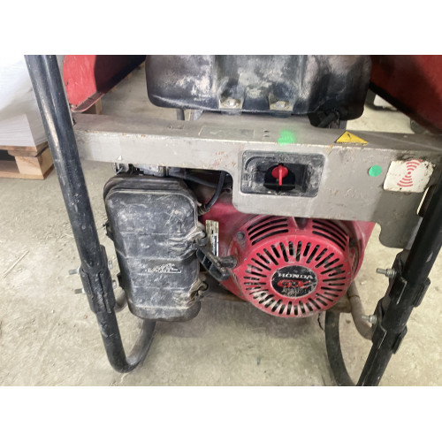 Groupe PRAMAC ES8000 2013