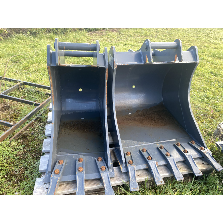 Coupleur hydraulique + 3 godets Neufs pour pelle 6T