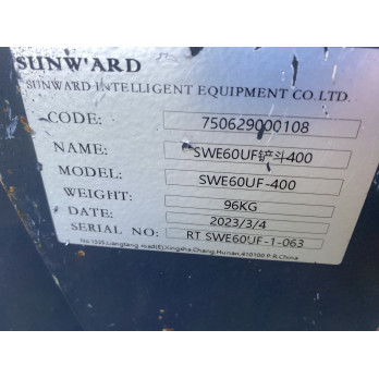 Coupleur hydraulique + 3 godets Neufs pour pelle 6T