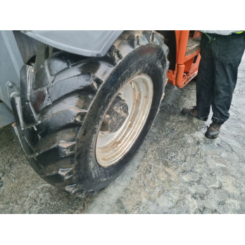 Chariot télescopique JLG 4013