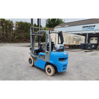 Chariot élévateur frontal GAZ Nissan 2827 heures Triplex UD02A25PQ - 3F550