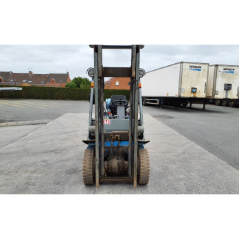 Chariot élévateur frontal GAZ Nissan 2827 heures Triplex UD02A25PQ - 3F550