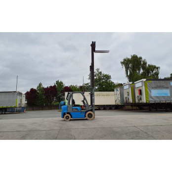 Chariot élévateur frontal GAZ Nissan 2827 heures Triplex UD02A25PQ - 3F550