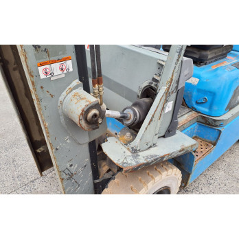 Chariot élévateur frontal GAZ Nissan 2827 heures Triplex UD02A25PQ - 3F550