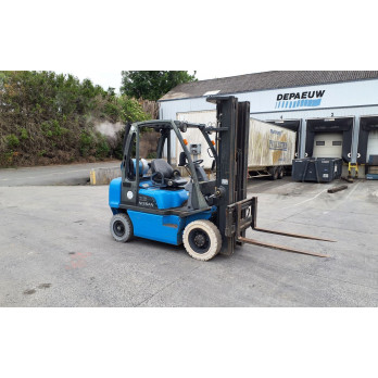 Chariot élévateur frontal GAZ Nissan 2682 heures Triplex UD02A25PQ - 3F550