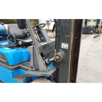 Chariot élévateur frontal GAZ Nissan 2682 heures Triplex UD02A25PQ - 3F550