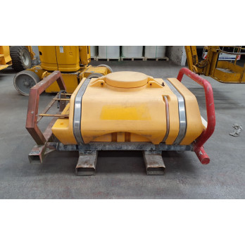 Réservoir d'eau sur skid