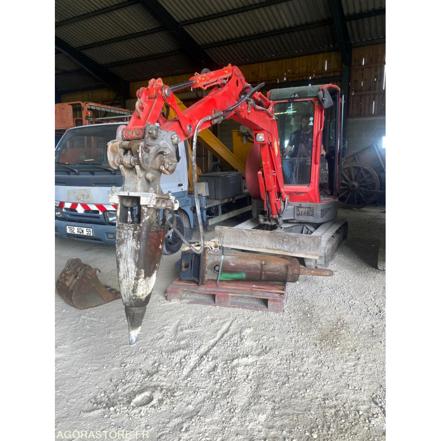 Brise roche Sandvik BR211 M1