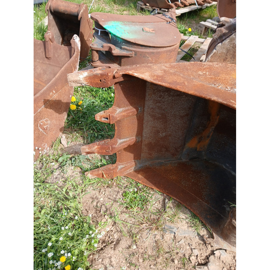 Godet 600mm ARDEN QA10

Pour pelle de 2.5 à 6 T

600 mm

4 Dents 

Manque une dent fond en mauvais état.