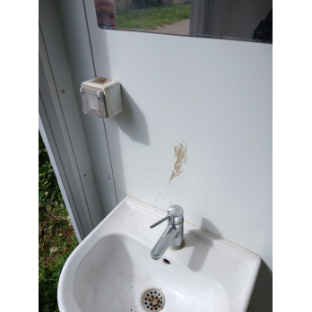 Sanitaires WC, lavabo mobile