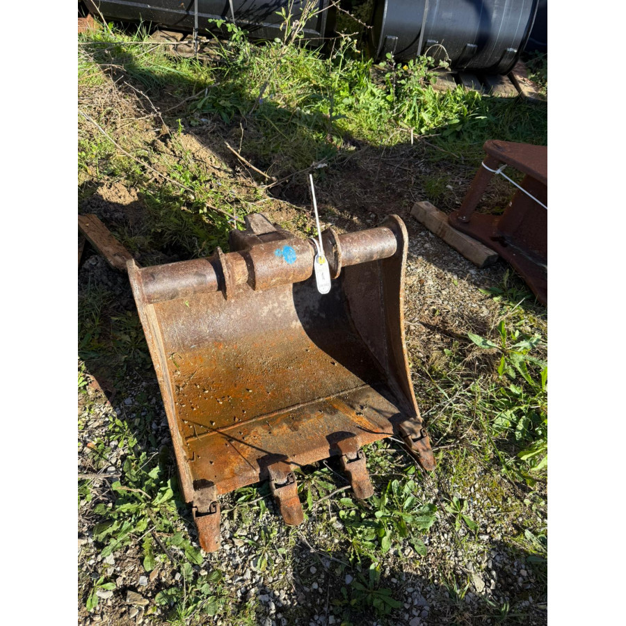 Godet terrassement  600 mm 4 dents Morin 1