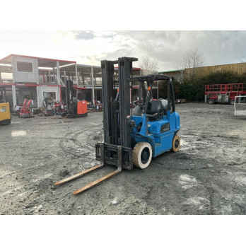 Chariot élévateur frontal GAZ Nissan