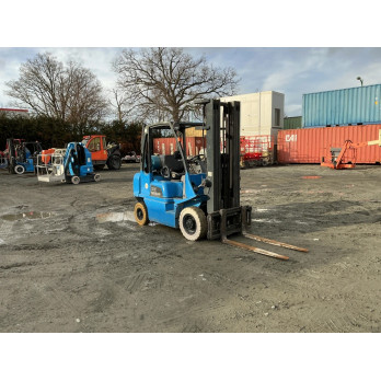 Chariot élévateur frontal GAZ Nissan