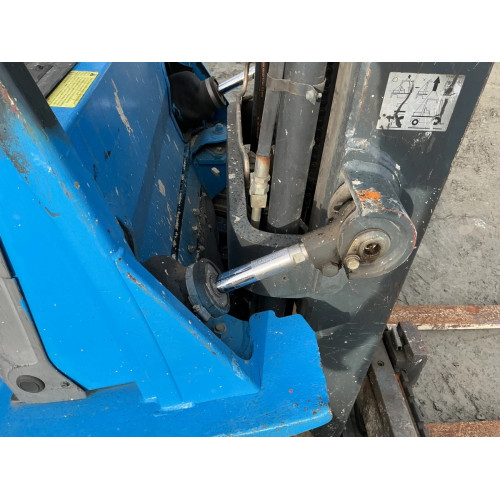 Chariot élévateur frontal GAZ Nissan