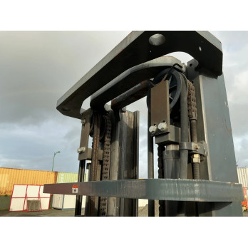 Chariot élévateur frontal GAZ Nissan