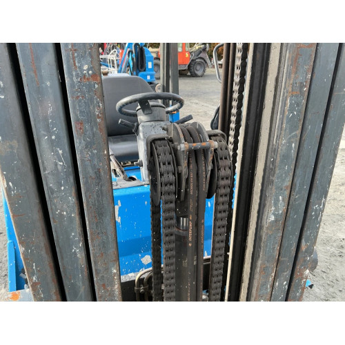 Chariot élévateur frontal GAZ Nissan