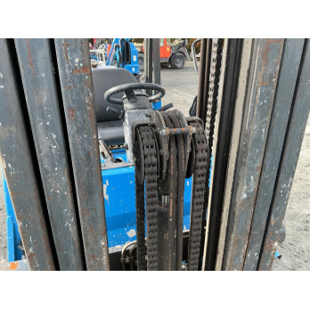 Chariot élévateur frontal GAZ Nissan