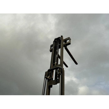 Chariot élévateur frontal GAZ Nissan