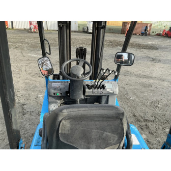 Chariot élévateur frontal GAZ Nissan