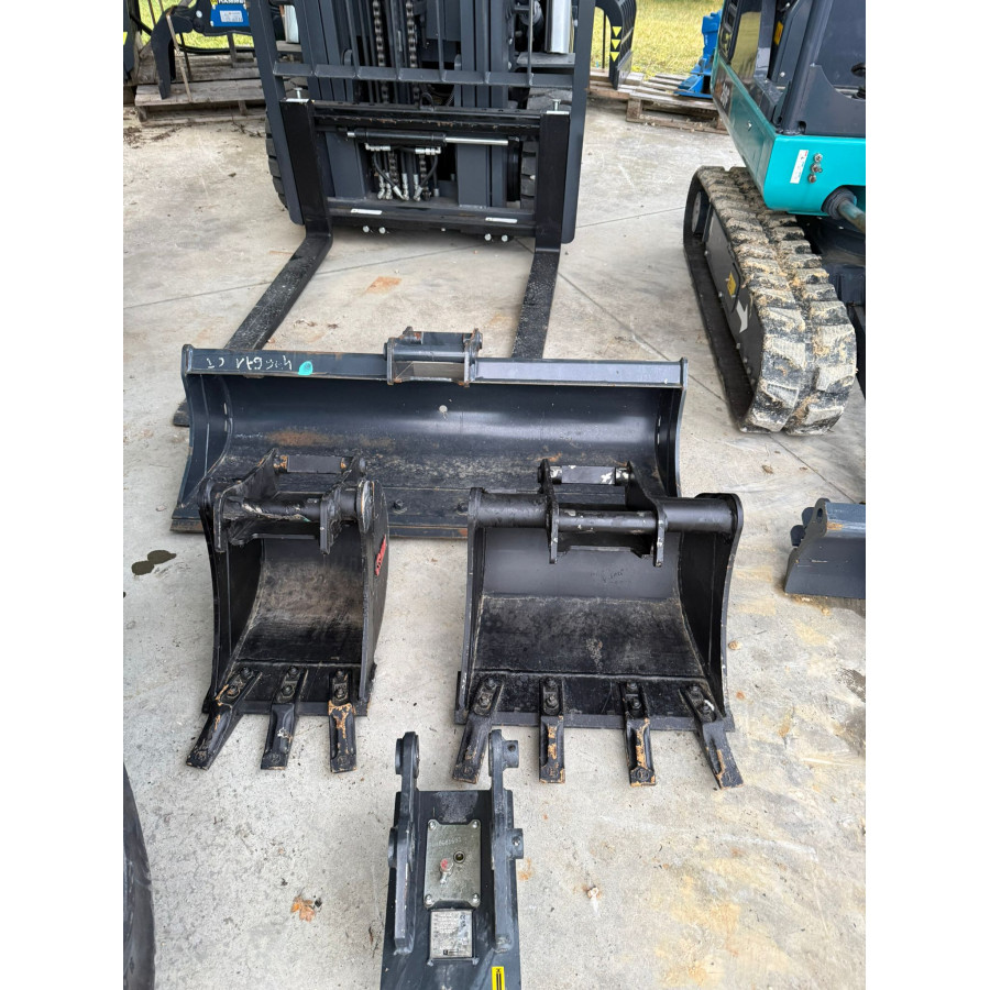 Lot de 3 Godets + Coupleur CR15