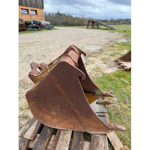 Godet 600mm ARDEN QA20                        France compact