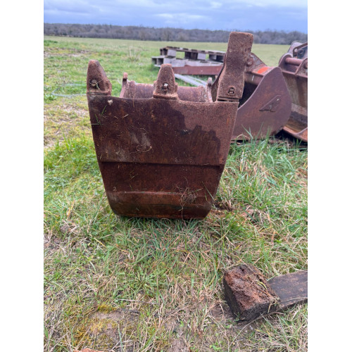 Godet 300mm ARDEN QA10                                  France compact