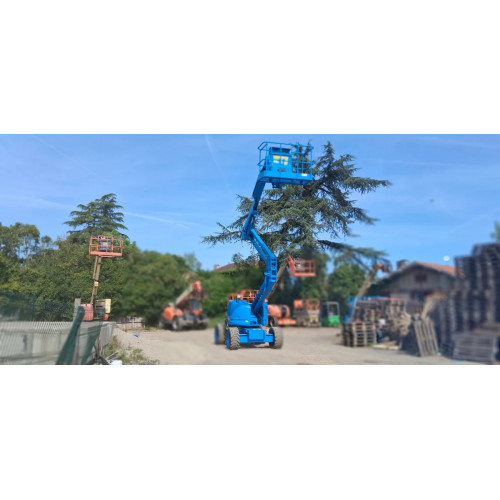Nacelle-articulee-Genie-Z-45-25-RT-vue-de-face-trois-quarts-deployee