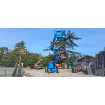 Nacelle-articulee-Genie-Z-45-25-RT-vue-de-face-trois-quarts-deployee