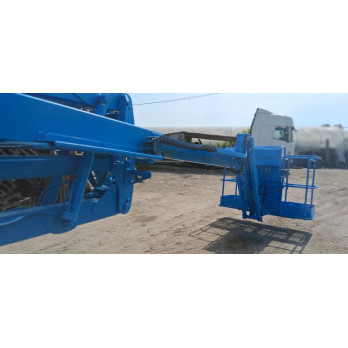 Bras articulé de la Genie Z-45/25 RT déployé à sa hauteur maximale de travail de 15,97 mètres