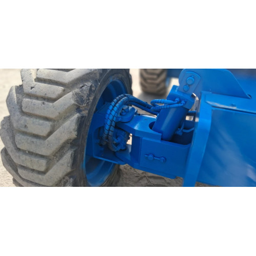 Nacelle-thermique-Genie-Z-45-25-RT-vue-arriere-chassis-tout-terrain
