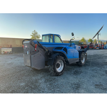 Vue latérale du chariot télescopique JLG 4017 PS flèche abaissée, mettant en avant son gabarit compact