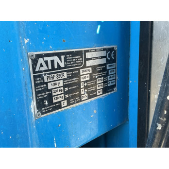 Plaque signalétique officielle ATN détaillant les capacités de charge et limites d'inclinaison.