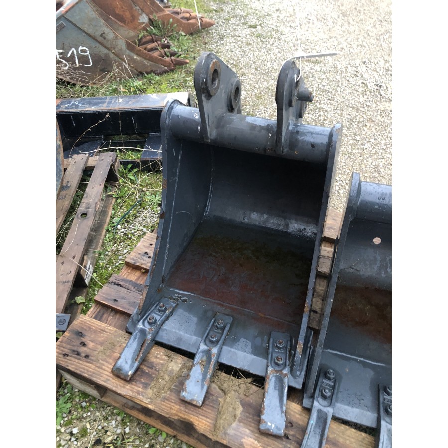 Godet terrassement 450mm axes 35mm