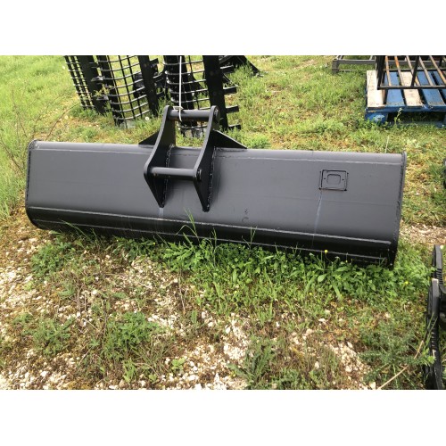 Godet curage 1800mm axes 50mm