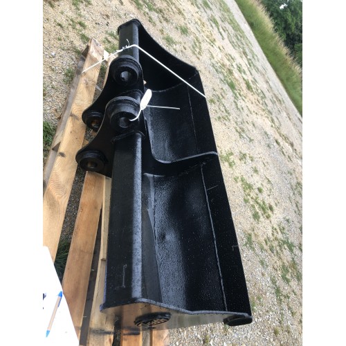 Godet curage 1500mm axes 45mm GEITH