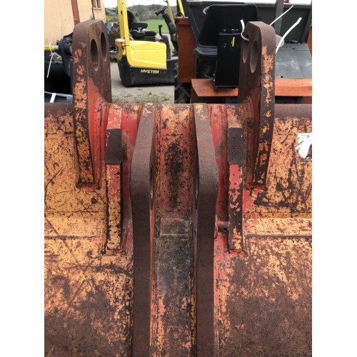 Godet CASE 110cm axes 60 et 75mm