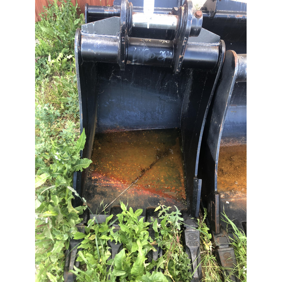 Godet terrassement 600mm axes 45mm