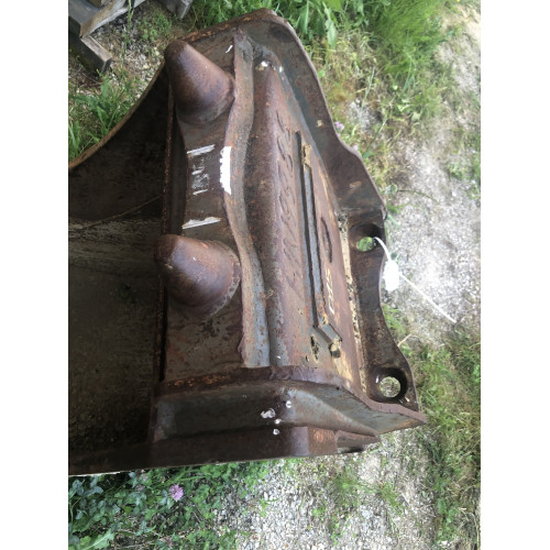 Godet 600mm attache MECALAC 714