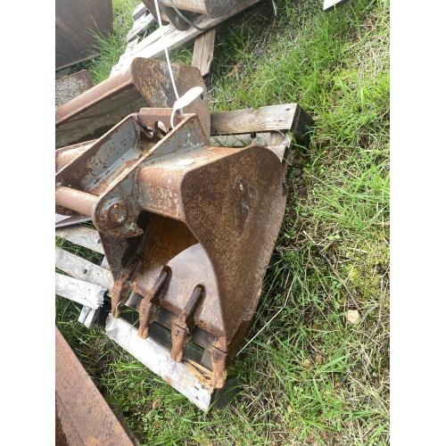 Godet 450mm QA05
450mm
4 Dents