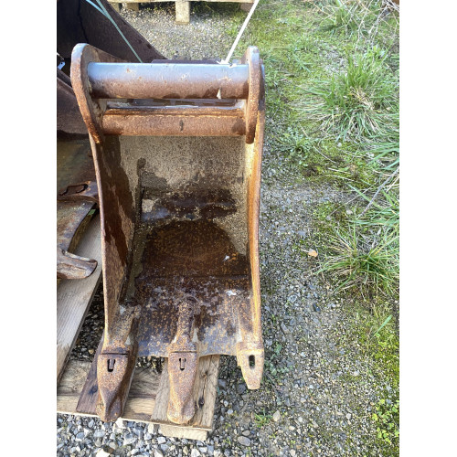 Godet 250mm QA05
250mm
3 Dents