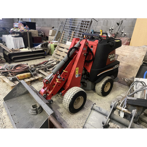 PORTEUR MULTI OUTILS DITCH WITCH ZAHN R300 920 heures